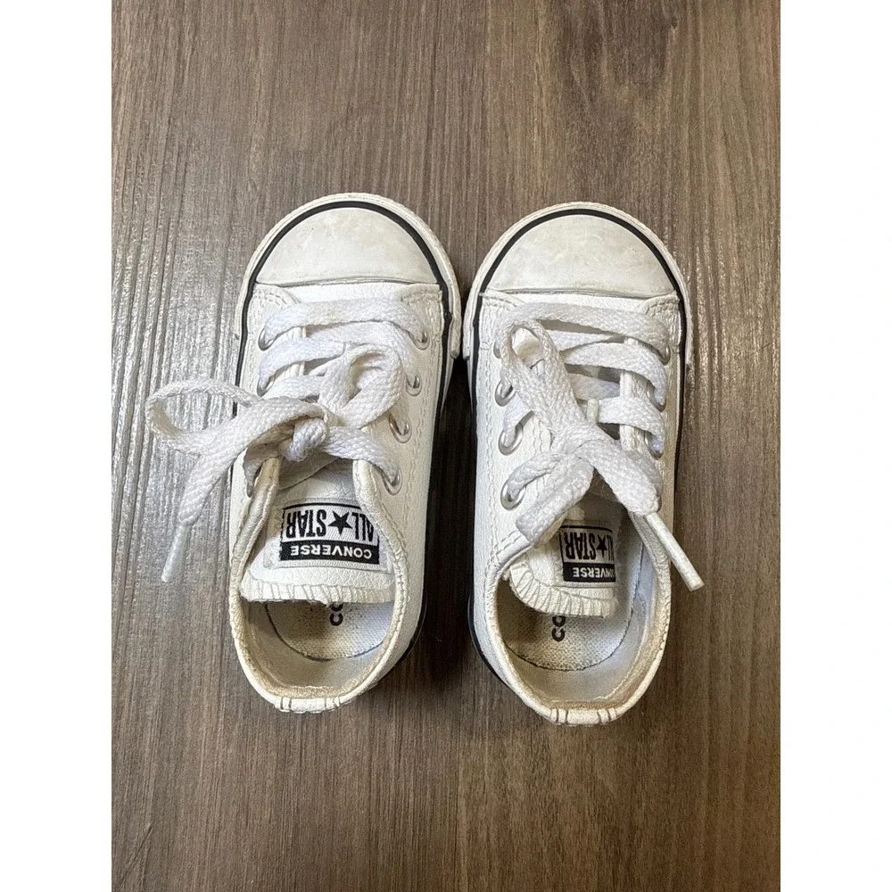 Converse Chuck Taylor Sneakers Infant Size 5 White Faux Leather Low Top